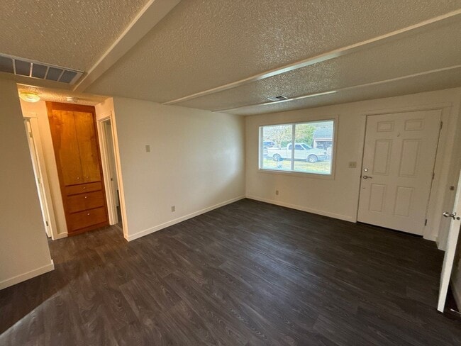 Photo - 411 E 3rd St