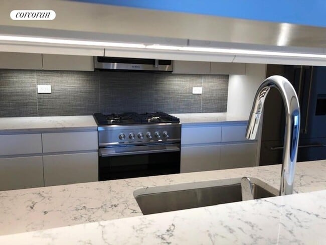 Photo - 305 E 63rd St