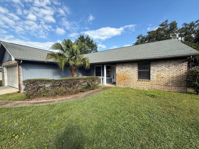 Photo - Gulf Breeze - Paradise Bay - 3 bedroom, 2 bathroom w/ lawn care included