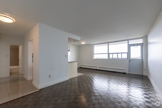 1BR, 1BA - 550SF - Living Room - 1080 Kingston Road