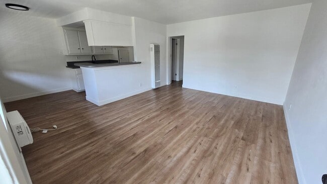 Photo - Coral Reef Apartments