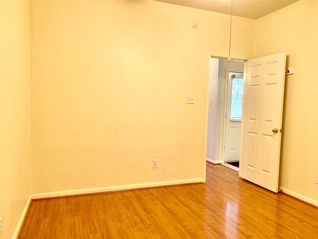 Photo - 1015 Tennyson Dr