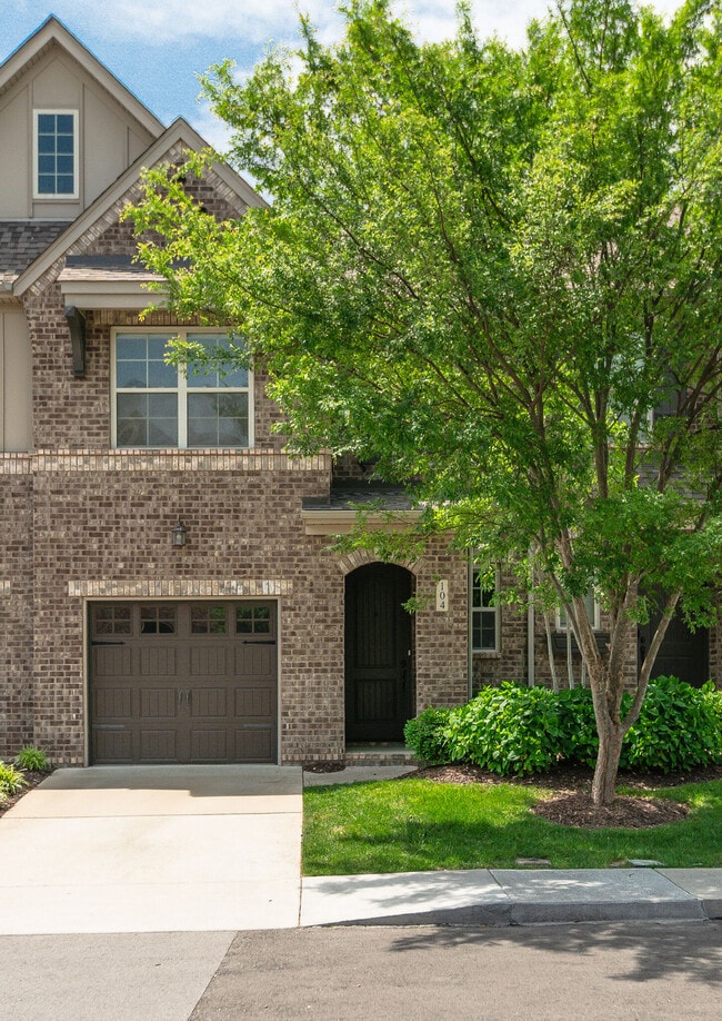 104 Ambassador Private Cir