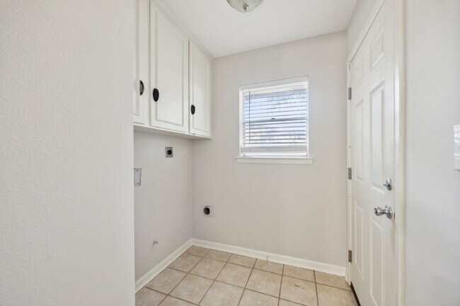 Photo - 1725 Northcrest Dr