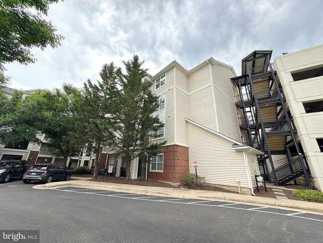 Building Photo - 12921 Centre Park Cir Unit 204