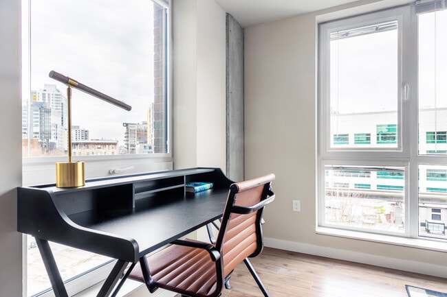 Photo - 101 Taylor Ave N Unidad FL9-ID987