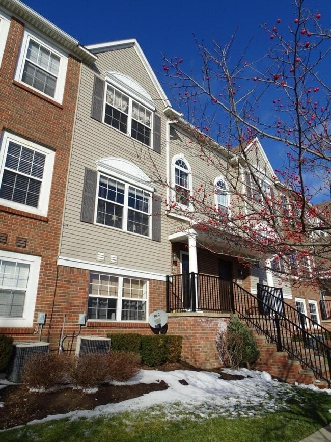 Front Entrance - 766 Eagle Dr