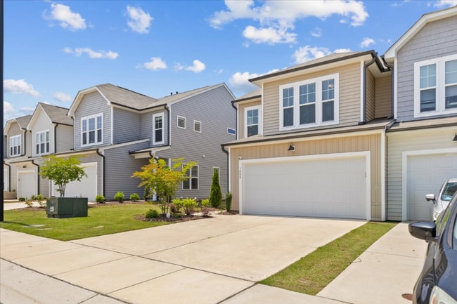 Photo - 1408 Smoky Mountains St