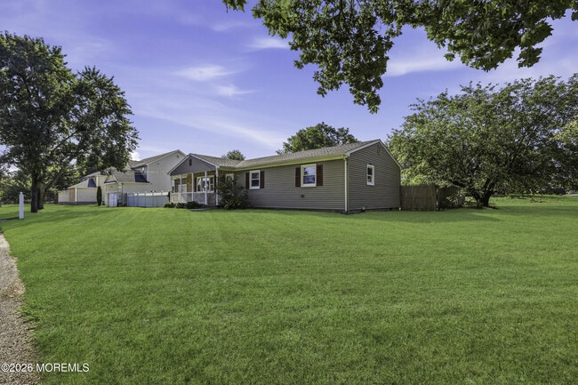 Photo - 1200 Lawrence Ave