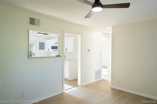Photo - 31776 Arenac Ct