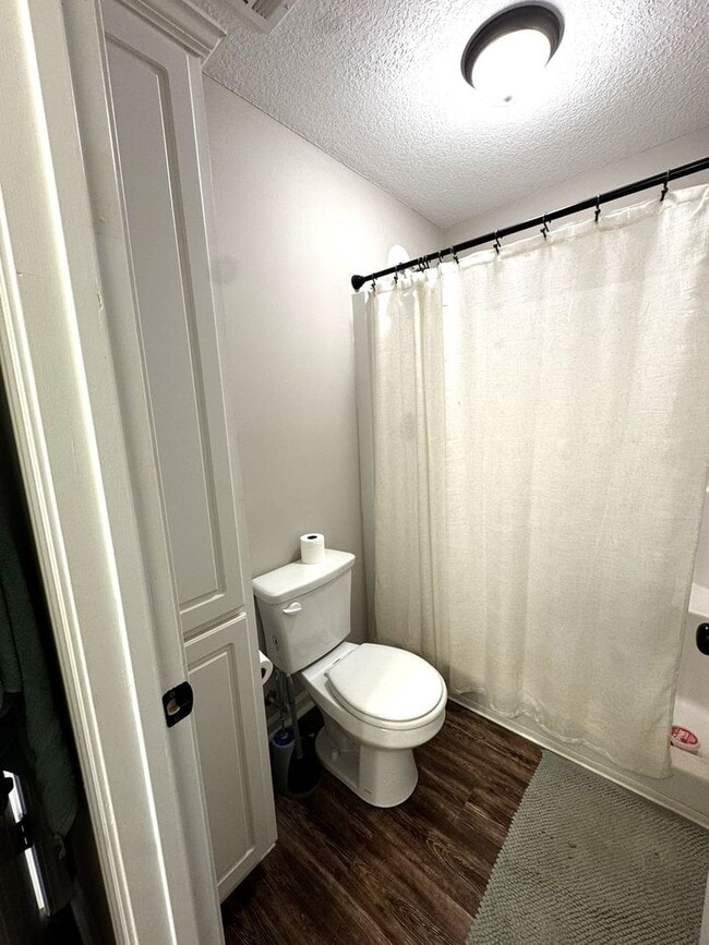 Photo - 433 Andover Dr