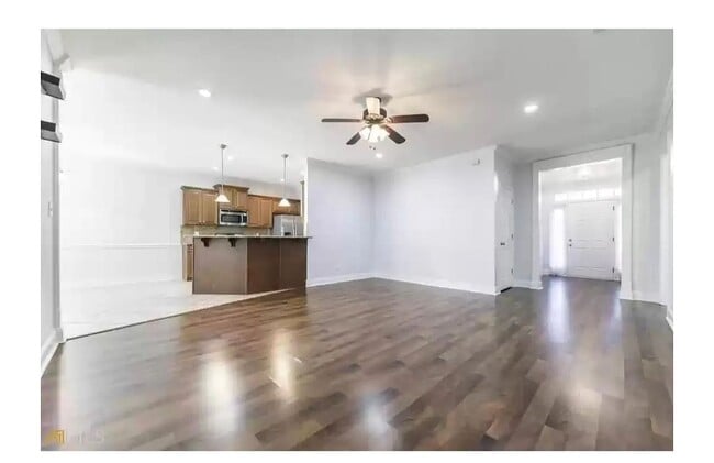 Photo - 211 Gray Fox Xing