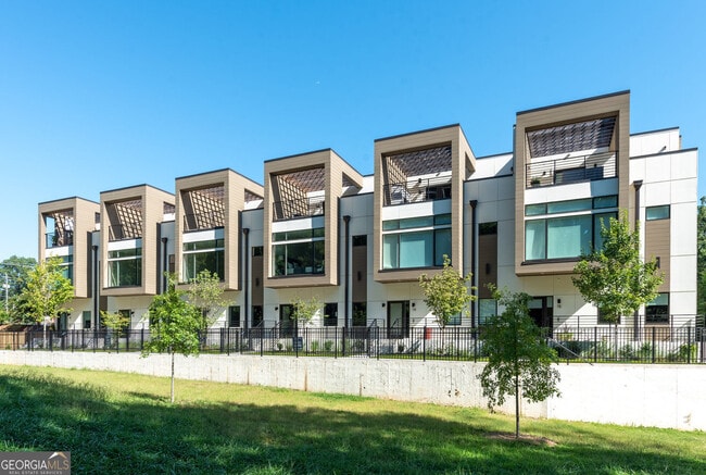 Photo - 1099 North Avenue NE