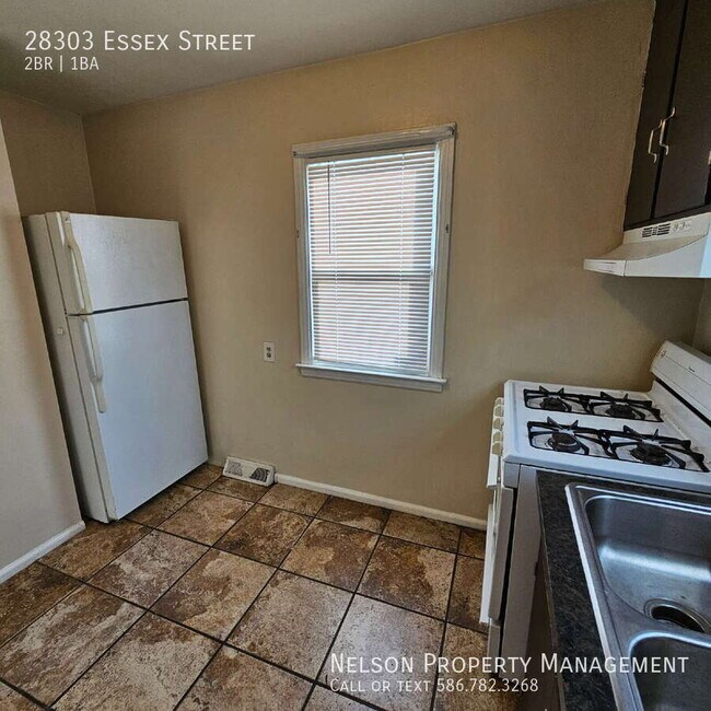 Photo - 28303 Essex St