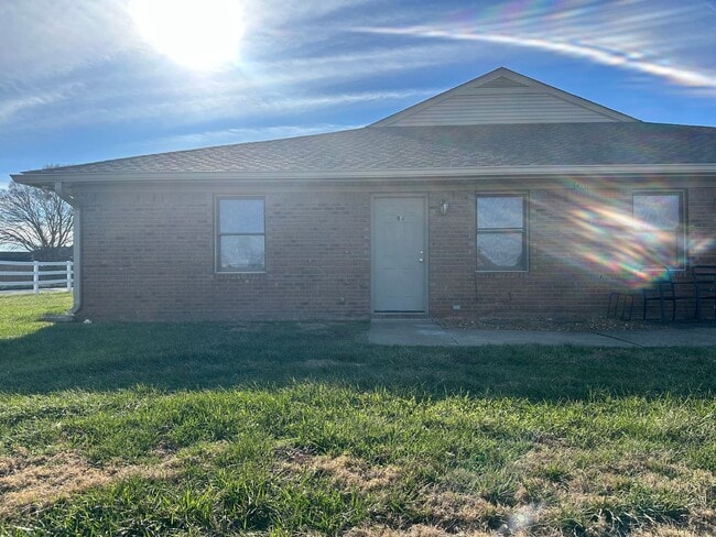 Building Photo - 3470 Legacy Run Unit Apt B