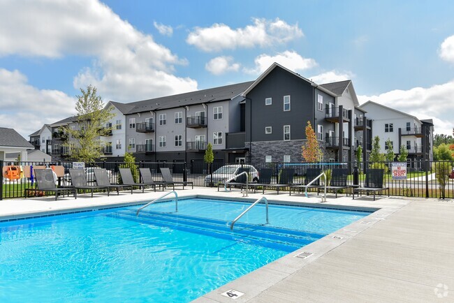 Resort style pool | The Commons at Rivertown | Apartments in Grandville, MI - The Commons at Rivertown Rental