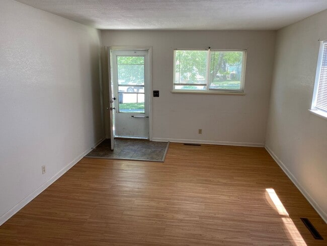Photo - 1009 Cottonwood St Unit 1