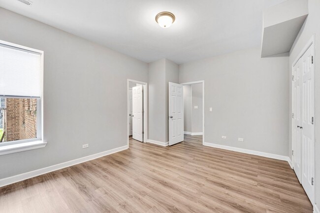 Photo - 4143 S Michigan Ave Unit 4143 S. Michigan Ave #1