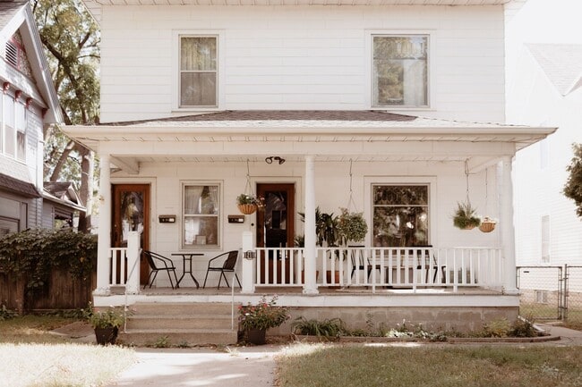 Photo - 1211 Adams St NE