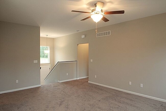 Photo - 4 Bedroom, 3 bath close to University
