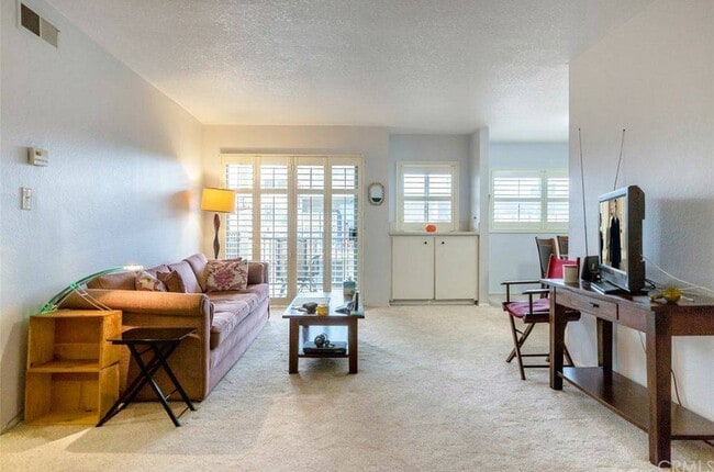 Photo - 277 Pleasant St Unidad 317