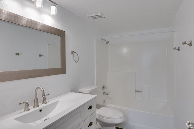 1BR, 1BA - 680SF - Bathroom - The Pacifica - 1 & 2 bedrooms units - wash...