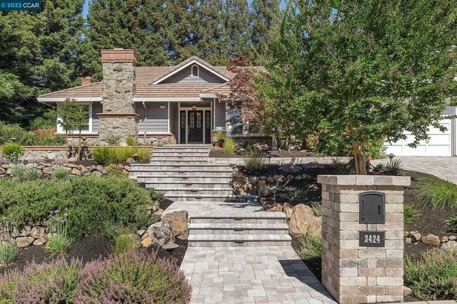 Building Photo - Outstanding 4 Bed 2.5 Bath Alamo Home in Bryan Ranch - Mt. Diablo Foothills!