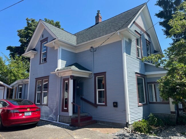 Building Photo - 1310 Astor St Rental