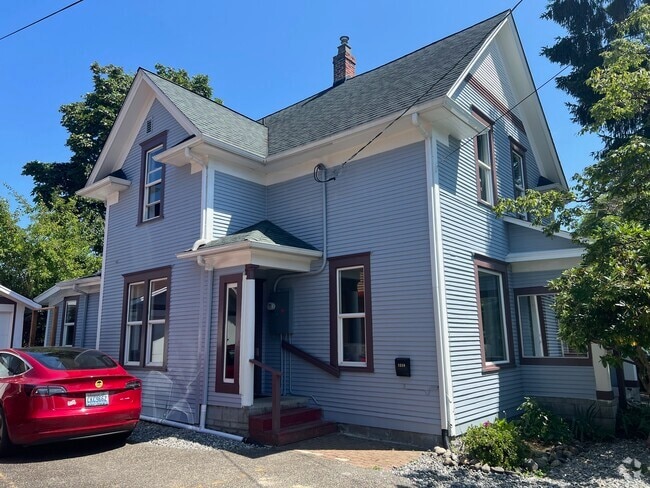 Building Photo - 1310 Astor St Rental