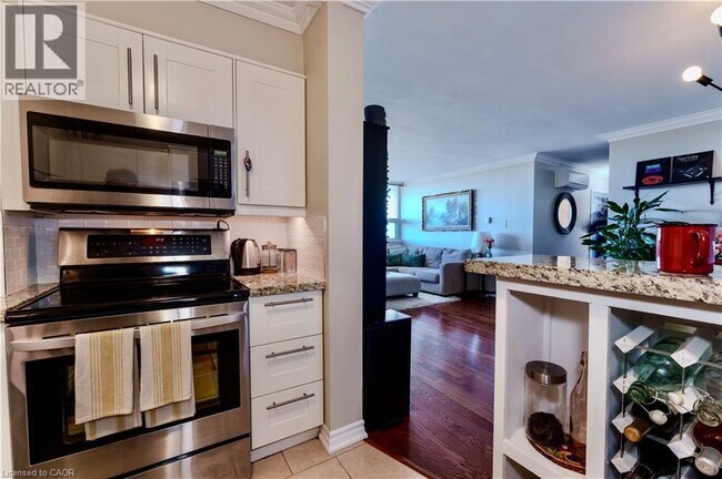 Photo - 212 Kerr St Unité 904