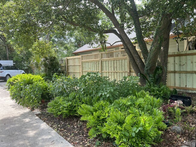 Photo - 1 br, 1 bath Duplex - 1912 Chamberlin Stre...