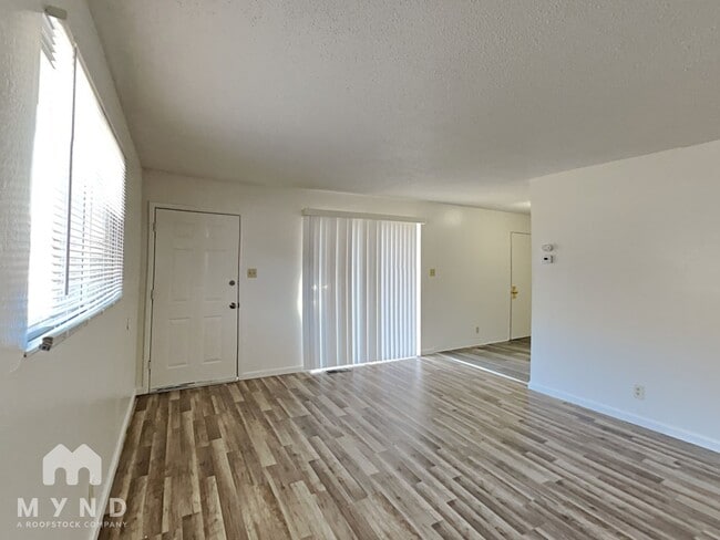 1277 Arnold Dr
