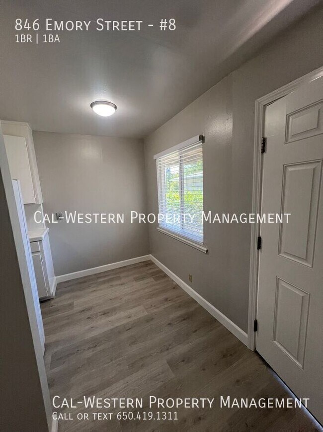 Photo - 846 Emory St Unidad #8