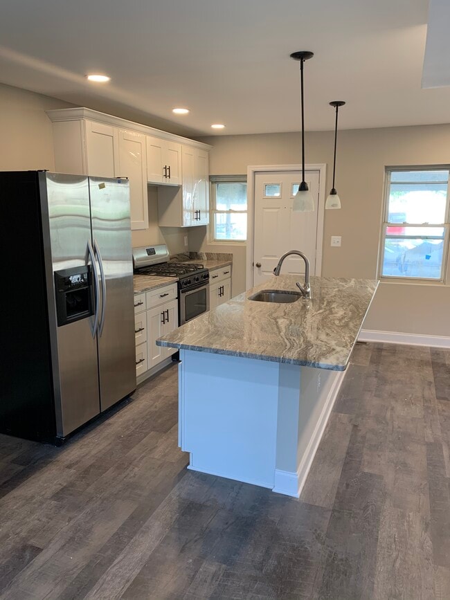 Photo - 607 Cheraton rd