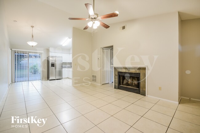 Photo - 142 Cranfield Ct