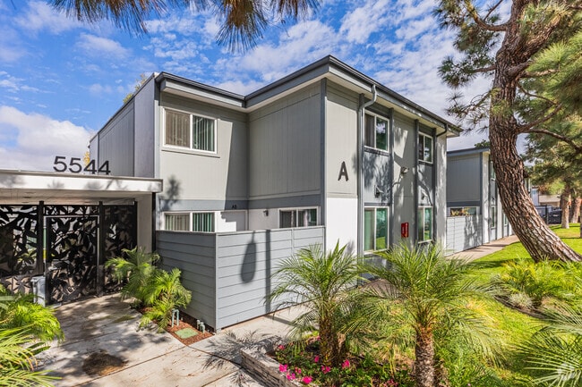 5544 Balboa Arms Dr San Diego, CA 92117-5077