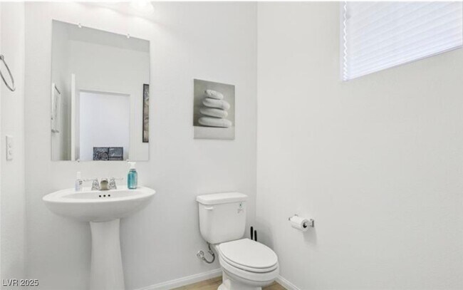 Photo - 10396 Thurso Ave