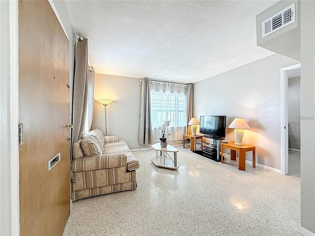 Photo - 250 Rosery Rd NW