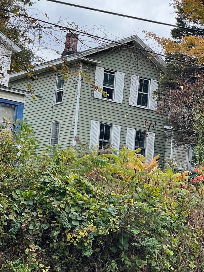 Frontage on cussewago rd - 18835 Cussewago Ter Rental