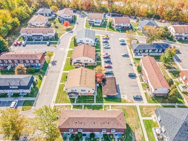 Photo - 15566 Dupage Blvd