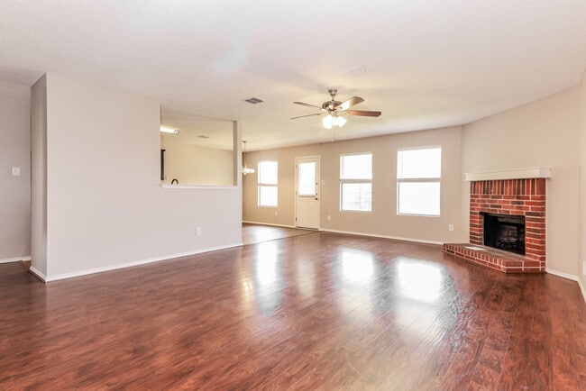 Photo - 1429 Hickory Creek Ln