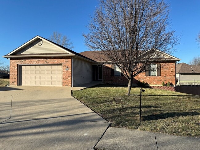 Building Photo - Single Family Home - Available For Rent!
