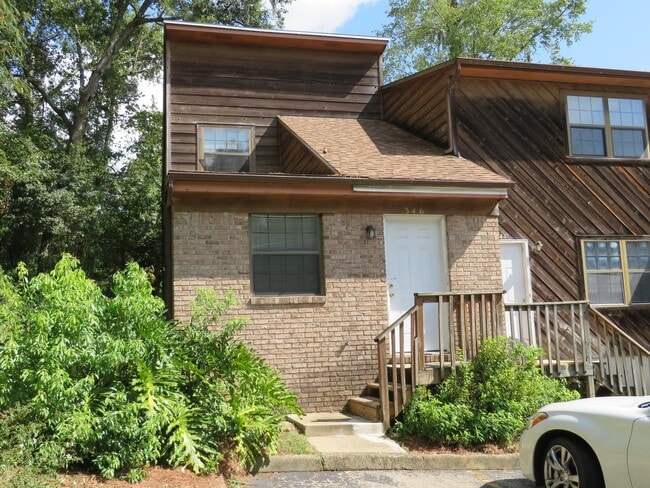 3 bedroom town home for rent across from F... - 3 bedroom town home for rent across from F...
