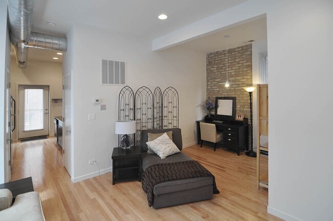 Photo - UK Village Brand New Large 1 Bedroom w/Central Heat & A/C, In-Unit Laundry. Free Internet Unit 2R