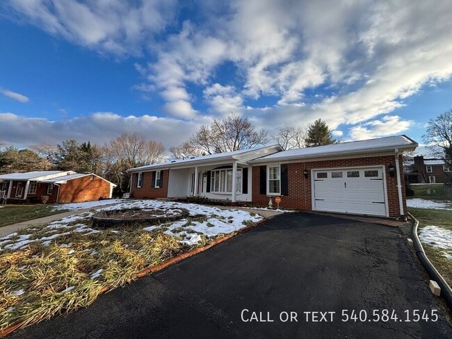 Photo - 136 Grimes St