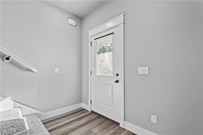 Photo - 772 S Locust Ave