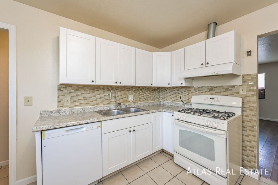 Photo - 1463 W Byers Place-