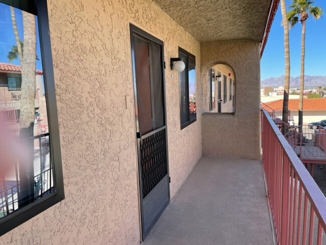 Photo - 1 bed, 1 bath upstairs unit for rent