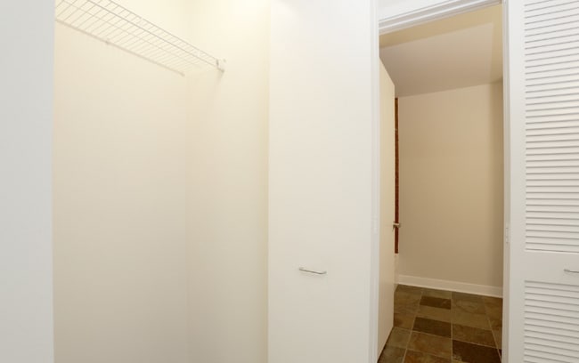 Photo - 648 W Wayman St