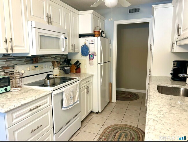 Photo - 576 Heritage Vlg Unit D